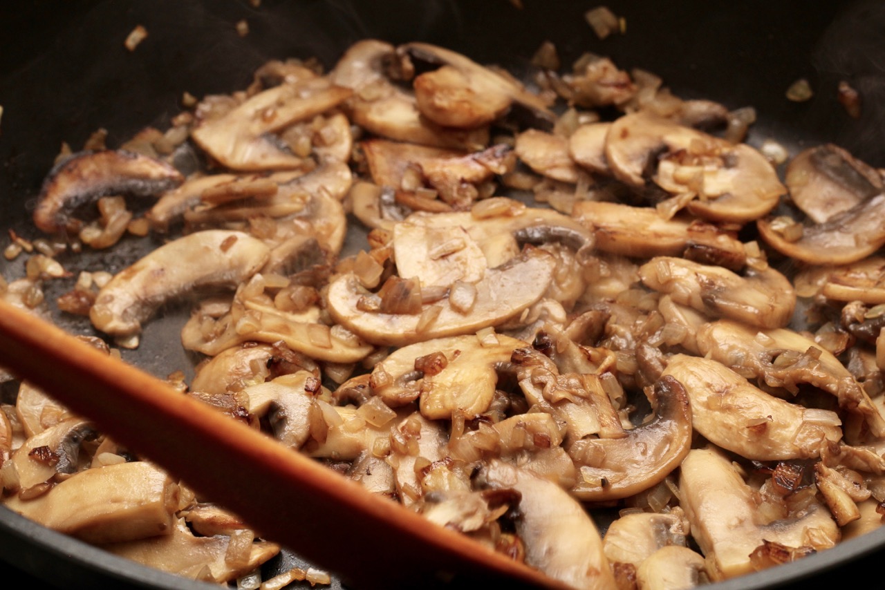 Wirtshausfuehrer – Kochen wie der Wirt – Spätzle mit Champignons – Alte Burg – Gmünd – 7