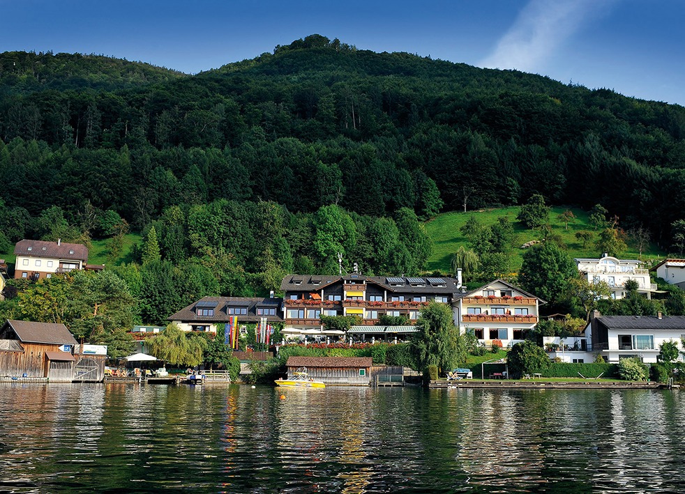 Landhotel Gr&uuml;nberg am See &ndash; Traumlage am Traunsee